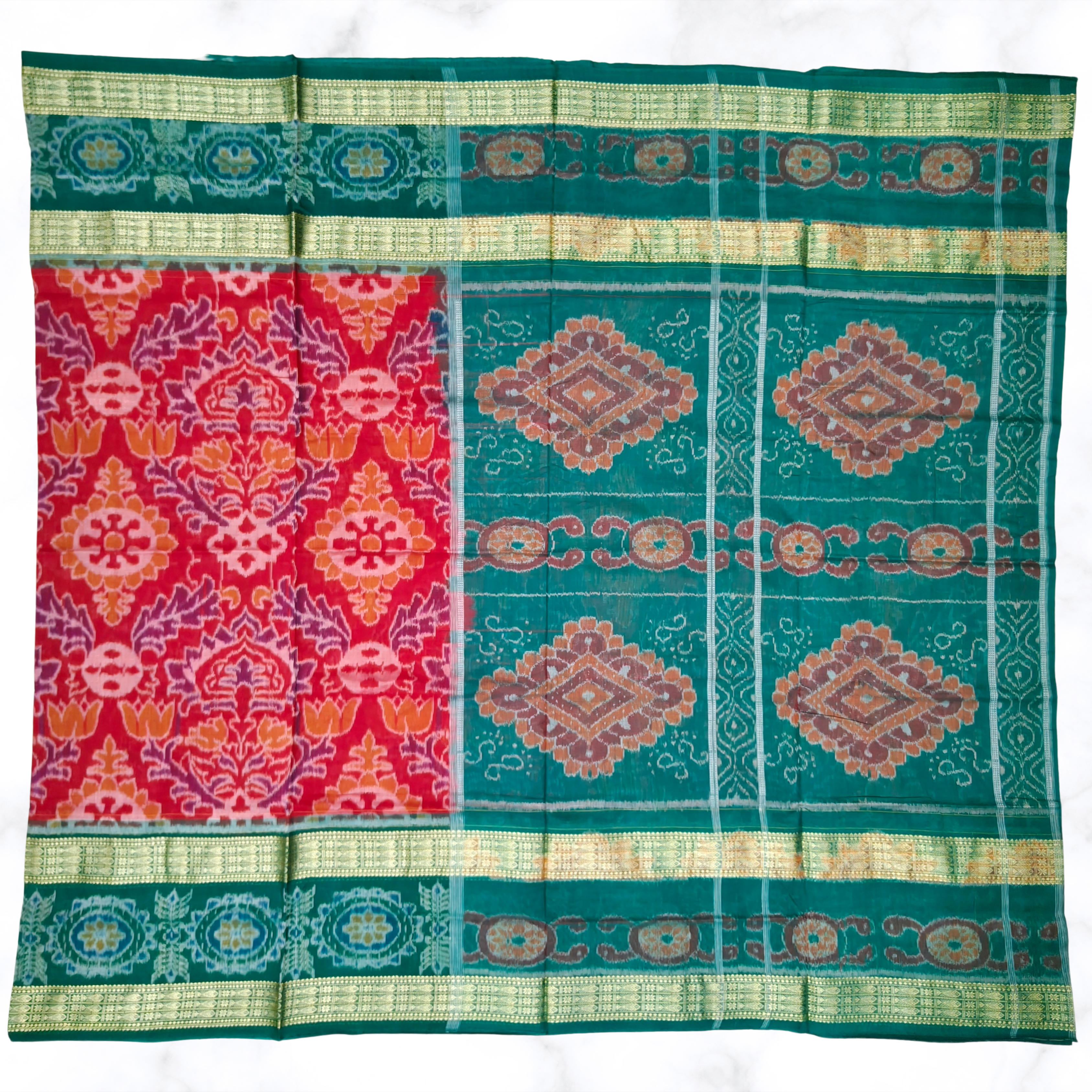 "The Crimson Garden" – Heavy Floral Sambalpuri Ikat with Contrast Green Diamond Pallu
