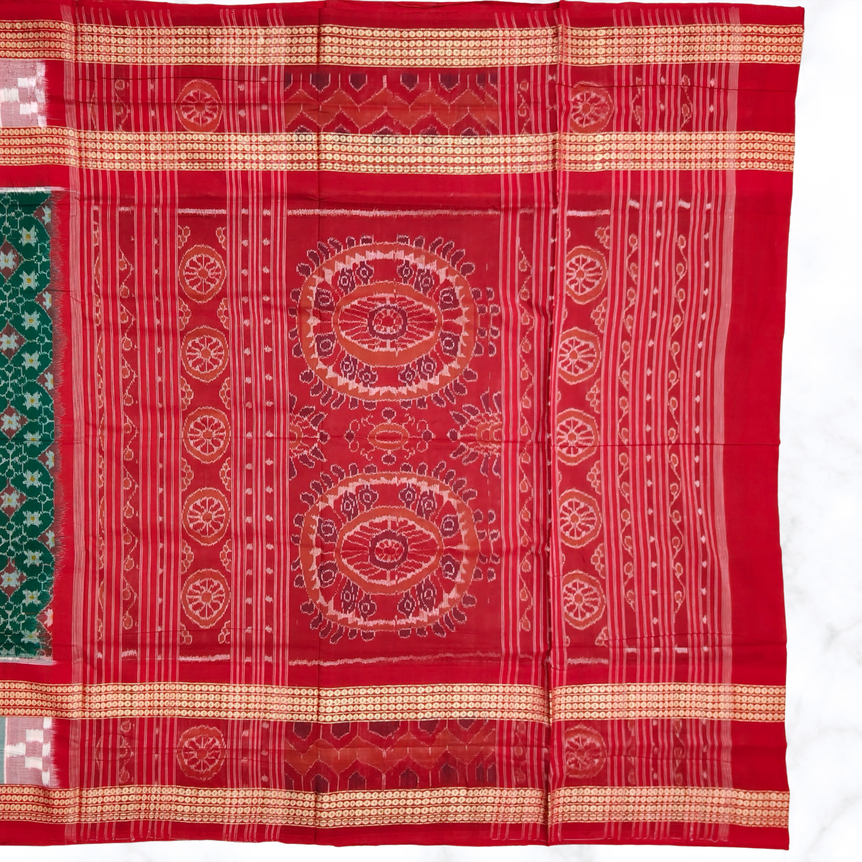 "The Emerald Pasapali" –Shining Dhadi Border & Chakra Pallu